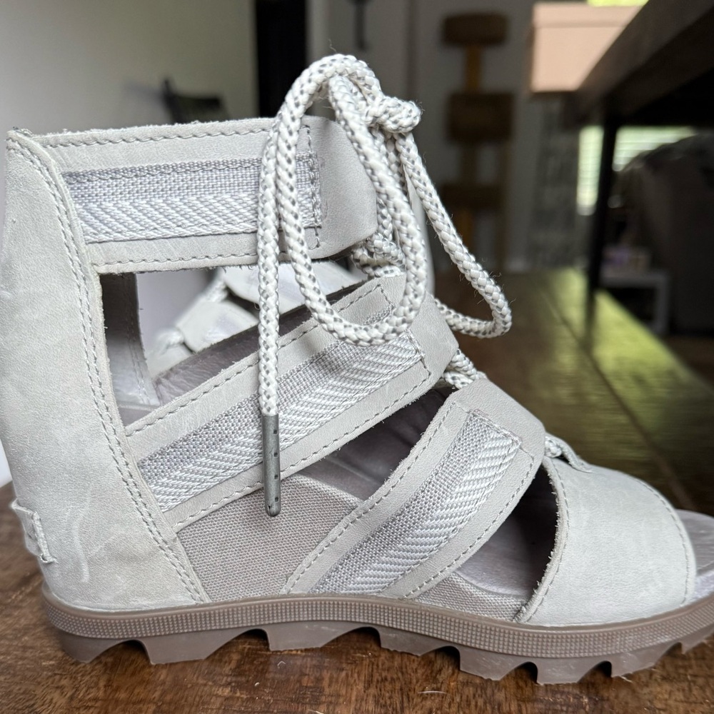 Sorel Joanie II Leather Wedge Sandal
- Light Gray